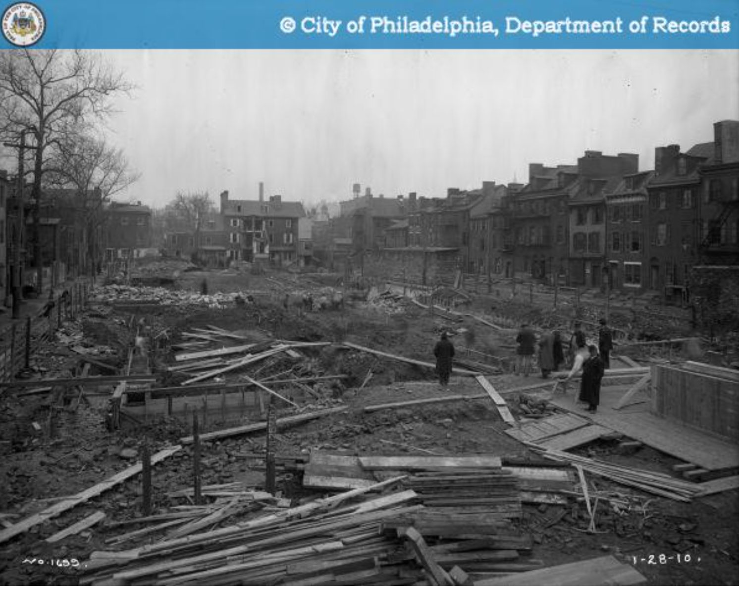Where Elizabeth Street (Barclay Street) used to be. Torn down in 1910 to build McCall School. Courtesy https://www.phillyhistory.org/PhotoArchive/Detail.aspx?assetId=44835